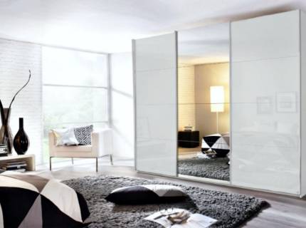 Dulap cu usi glisante KULMBACH 203x210x62cm alb alpin/ alb lucios - oglinda configurabil