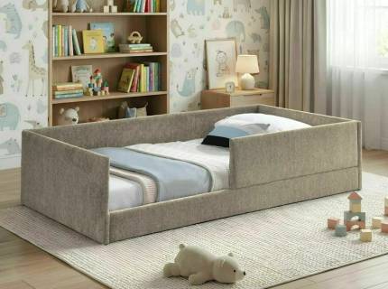 Pat tapitat scund cu somiera si plata tip protectie pentru pat LEO RAVEN 90x180cm material textil cappuccino