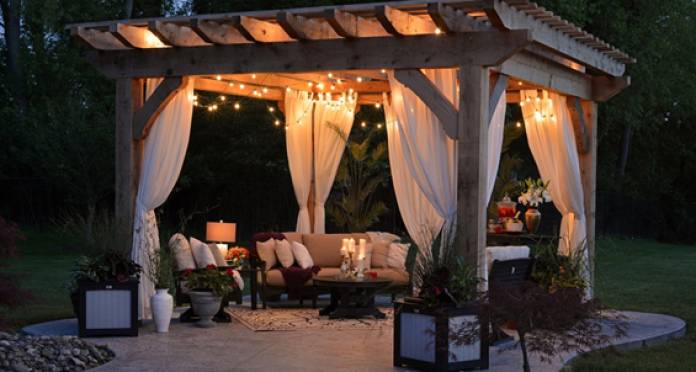 Ghid de cumpărături: Cum alegi mobila de lemn pentru exterior